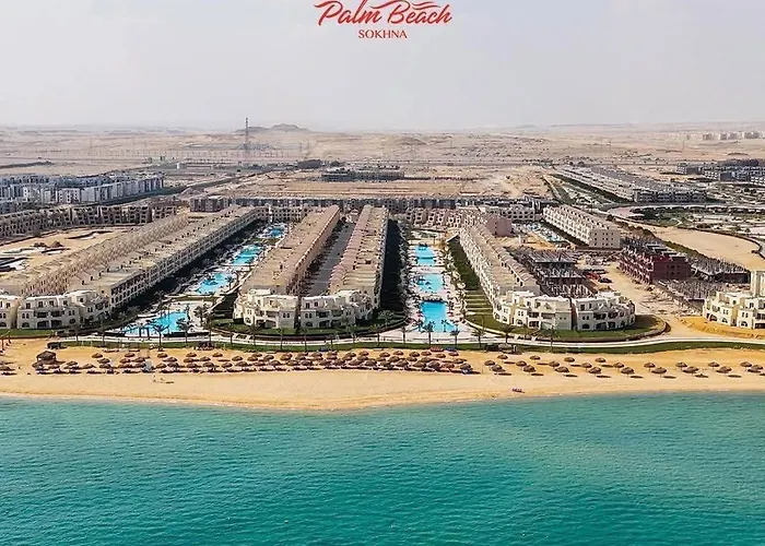Apartment للاستفسارات عبر الواتس في الصور, قرية لاسرينا بالم بيتش بالعين السخنة لمحبي الهدوء والرقي, للأسر فقط, دور أول وسط غرفتين وصالة بفيو البول والبحر من كافة الغرف, شاطئ رملي مجاني, اكوا بارك مجاني, الموقع لا يتيح الرد على استفسارات الحجز, واتس فقط Ain Sukhna